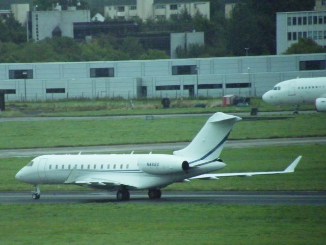 Bombardier Global Express (N46GX) - N46GX DEP EINN 13/09/13