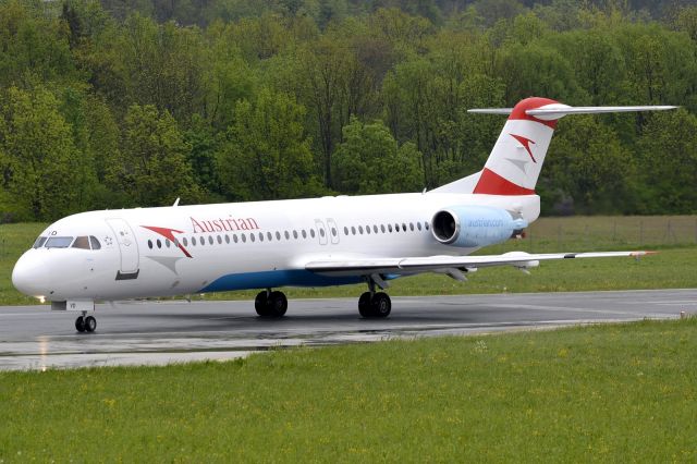 Fokker 100 (OE-LVD)