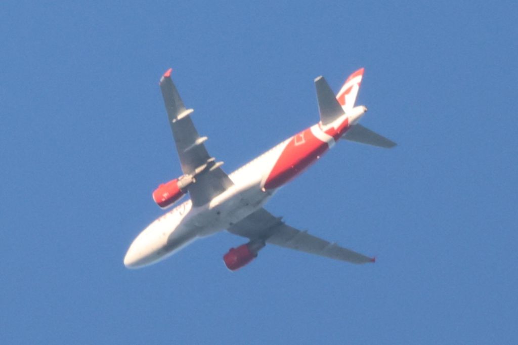 Airbus A319 (C-GITR) - C-GITR Airbus A-319 112  Air Canada Rouge. AC1972 De Montréal YUL. vers Québec YQB. Altitude 5432 Mètres. Vitesse 842 Km/H Survolant le fleuve St-Laurent QC. à Lavaltrie. Le 09-09-2024 à 18:44
