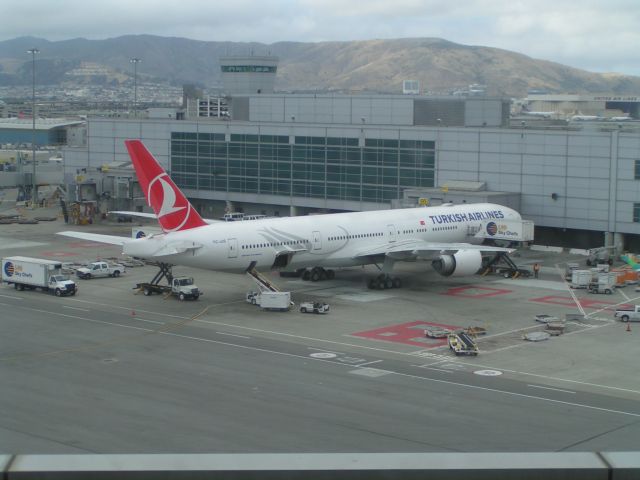 BOEING 777-300 (TC-JJS) - May 18, 2015