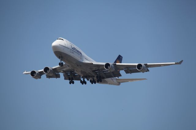 Boeing 747-400 (D-ABVZ)