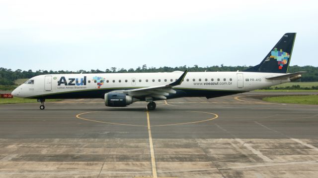 Embraer ERJ-190 (PR-AYD)