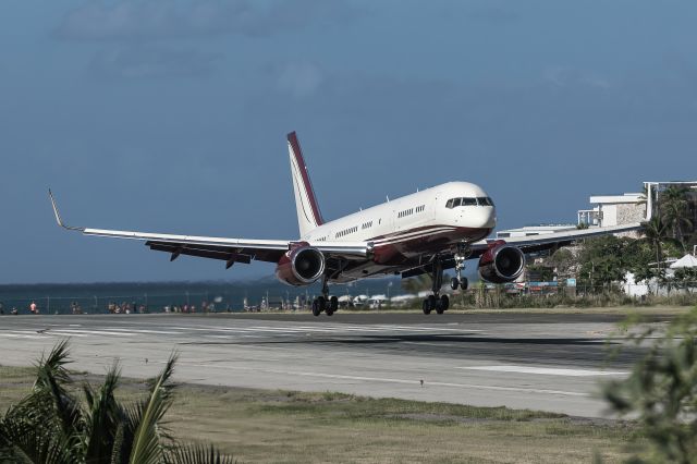 Boeing 757-200 (N770BB)