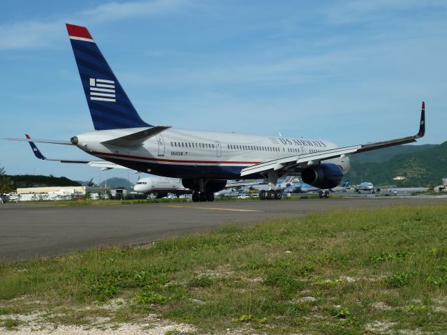 Boeing 757-200 (N940UW)