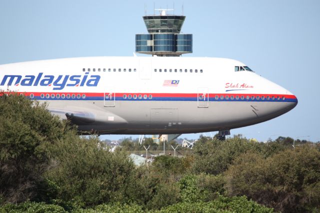 Boeing 747-400 (9M-MPB) - afternoon departure home at Sydney