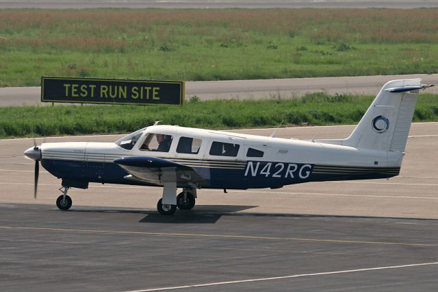 Piper Lance 2 (N42RG)