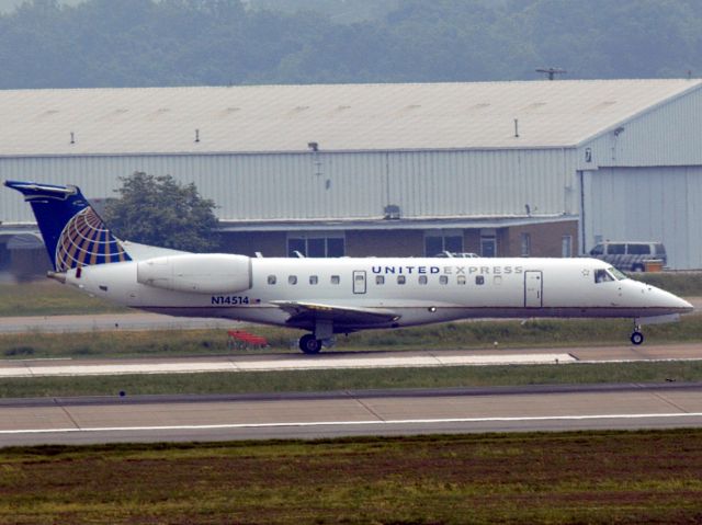 Embraer ERJ-135 (N14514) - Taking Off on 20C on 5/19/2013