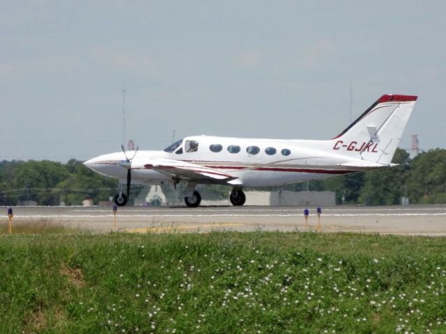 Cessna 421 (C-GJKL)