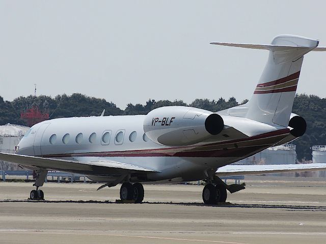 Gulfstream Aerospace Gulfstream G650 (VP-BLF) - I take a picture on Apr 14, 2017.