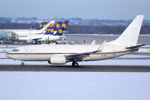 Boeing 737-800 (A6-DAS)