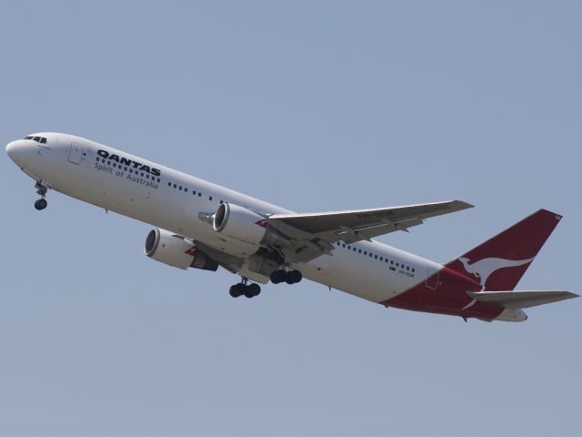 BOEING 767-300 (VH-OGM) - Back when QANTAS operated the 767-300. OGM is seen here climbing out with typical 767 performance, heading across to Darwin