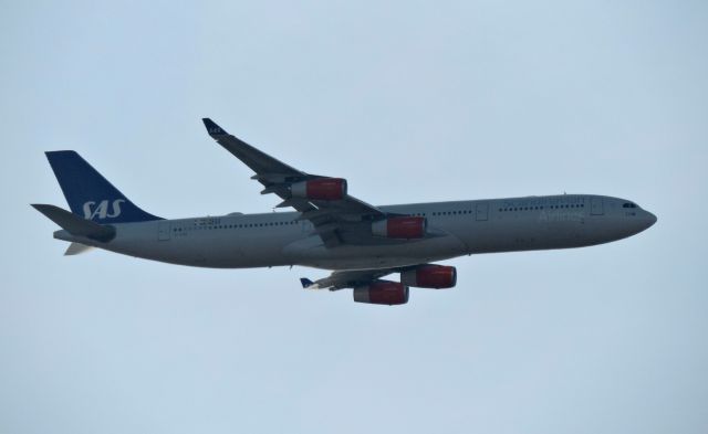 Airbus A340-300 (OY-KBD) - Minutes till landing, winter 2019.