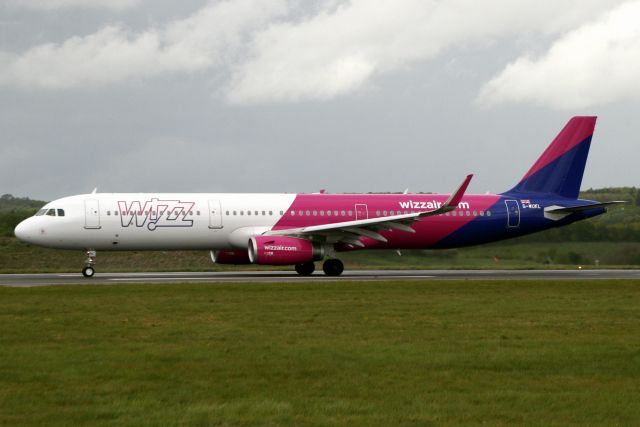 Airbus A321 (G-WUKL) - Departing rwy 26 on 8-May-19 operating flight WUK4481 to LZIB.