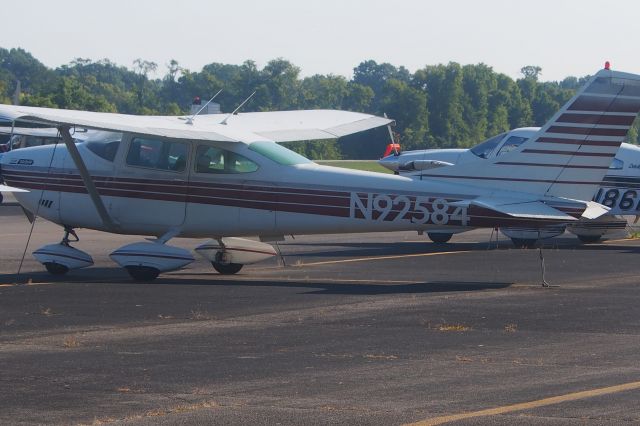 Cessna Skylane (N92584)