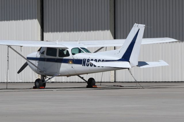 Cessna Skyhawk (N80866)