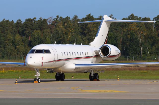 Bombardier Global 5000 (CS-GLY)