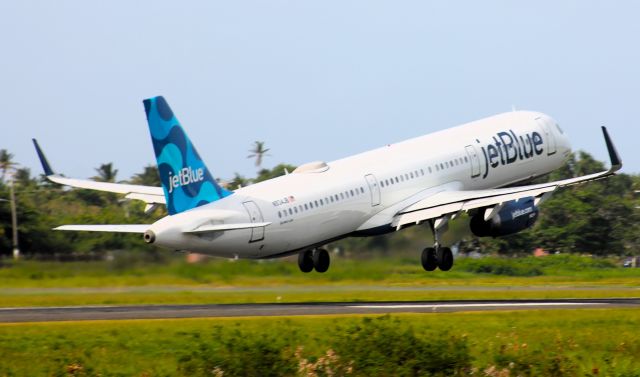 Airbus A321 (N934JB)