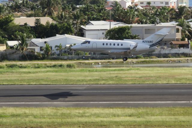 Hawker 800 (N256BC)