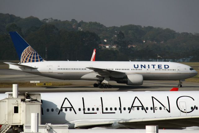 Boeing 777-200 (N792UA)