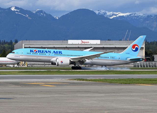 Boeing 787-9 Dreamliner (HL8392)
