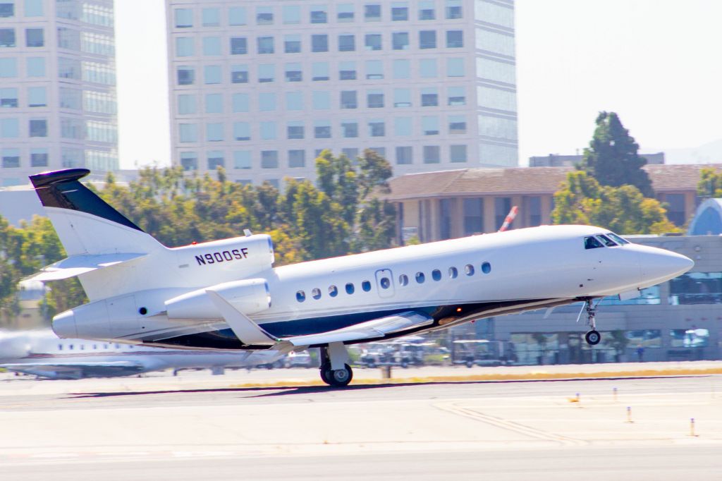 Dassault Falcon 900 (N900SF)