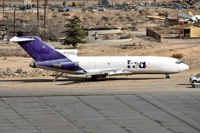 Boeing 727-100 (N185FE)