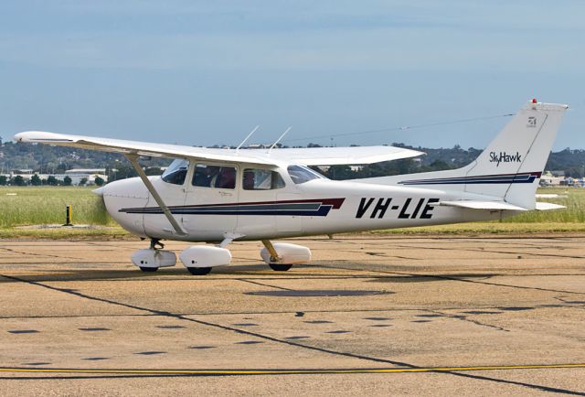 Cessna Skyhawk (VH-LIE) - CESSNA 172P SKYHAWK II - REG VH-LIE (CN 172-76038) - PARAFIELD AIRPORT ADELAIDE SA. AUSTRALIA - YPPF (18/11/2016)