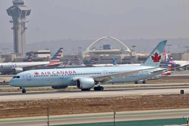 Boeing 787-9 Dreamliner (C-FGEO)