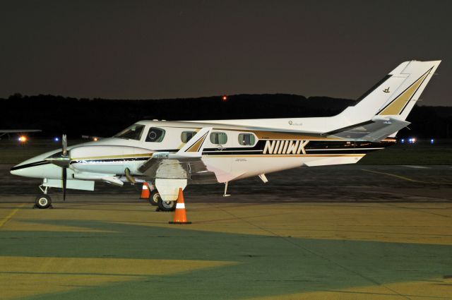 Beechcraft Duke (N111WK) - Seen at KFDK on 5/21/2009.