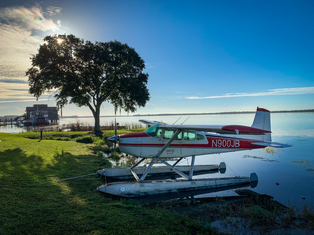 Cessna Skywagon (N900JB) - N900JB at FA1