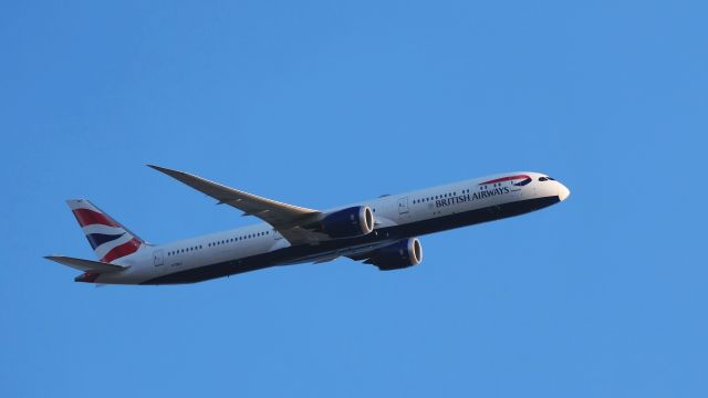 BOEING 787-10 Dreamliner (G-ZBLF)