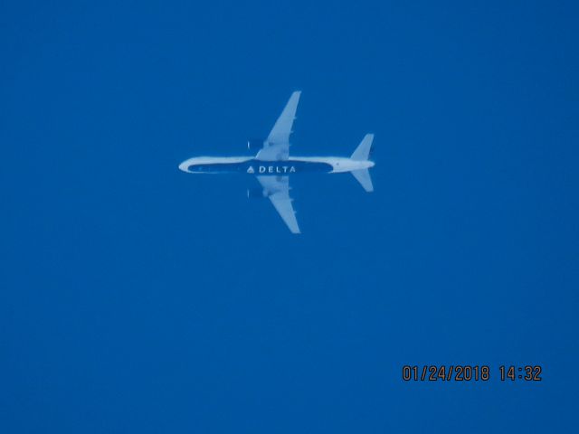 Boeing 757-200 (N662DN) - Oklahoma City Thunder to play Milwaukee Bucks. 