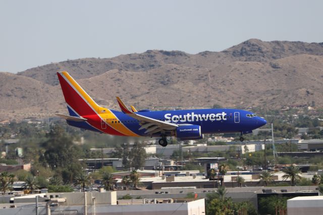 Boeing 737-700 (N720WN)