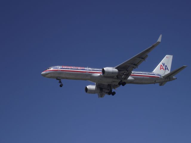 Boeing 757-200 — - at yvr july,12,2010. my favorite airport