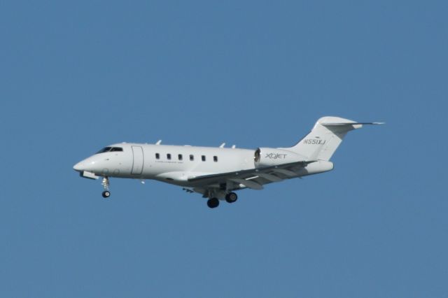 Bombardier Challenger 300 (N551XJ)