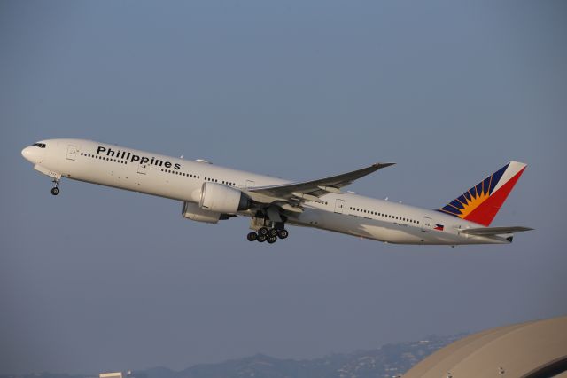 BOEING 777-300ER (RP-C7777)