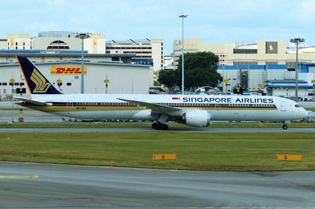 BOEING 787-10 Dreamliner (9V-SDA)