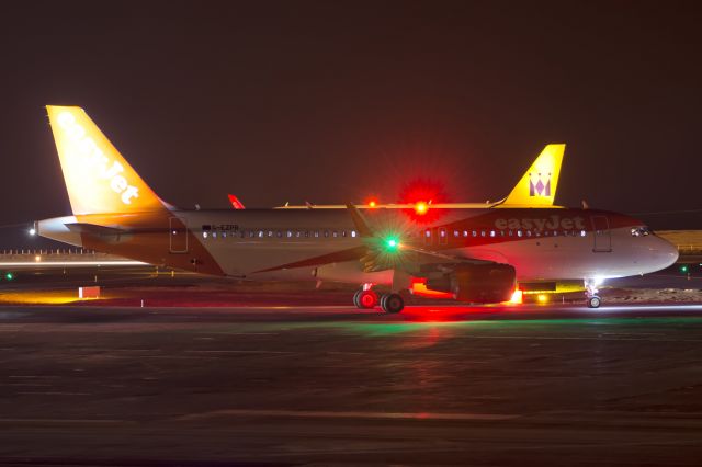 Airbus A320 (G-EZPR)