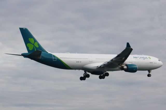 Airbus A330-300 (EI-EDY)