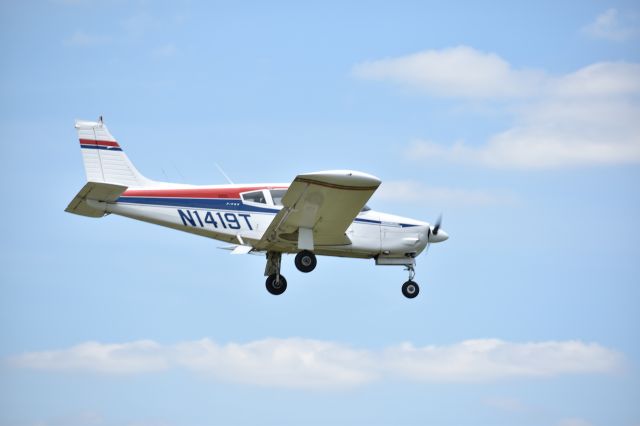 Piper Cherokee Arrow (N1419T)