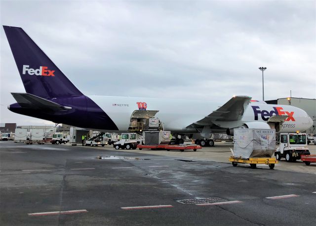 BOEING 767-300 (N277FE) - FedEx 100th B767-300F 