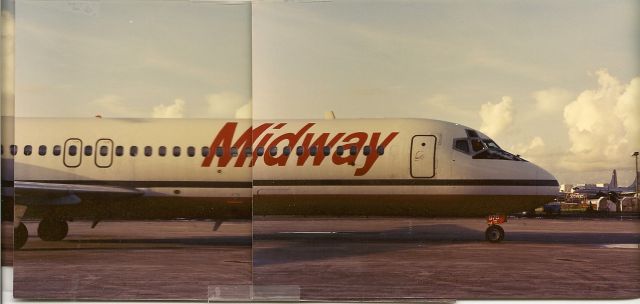 Douglas DC-9-10 (N976ML)