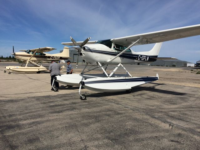 Cessna Skylane (C-GFLM)