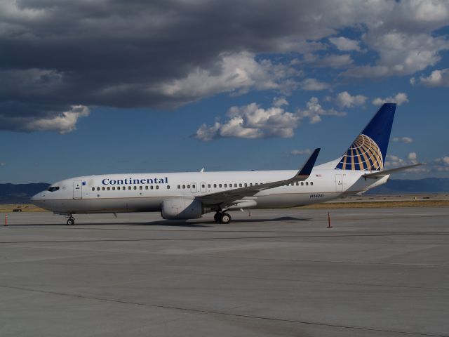 Boeing 737-800 (N54241) - Continental Boeing 737-800 riding the storm out at ABQ after a hurricane closed IAH for several days in Sep 2008.