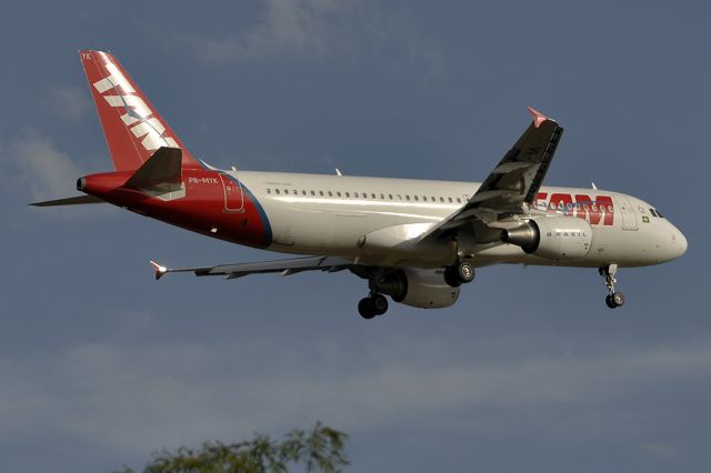 Airbus A320 (PR-MYK)