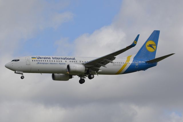 Boeing 737-800 (UR-PSA)