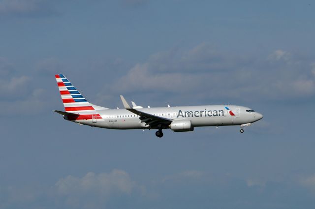 Boeing 737-800 (N994NN) - 6/2/19 - AAL926 BZE-DFW