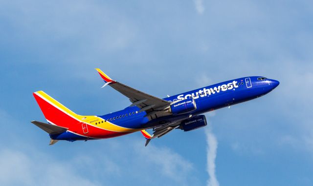 Boeing 737-800 (N8683D) - Spotted at KPHX on December 12, 2020br /40th street and University