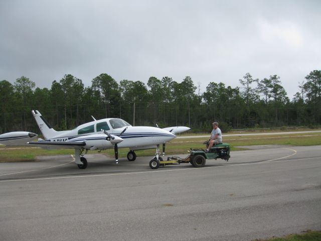 Cessna 310 (C-GKAS)