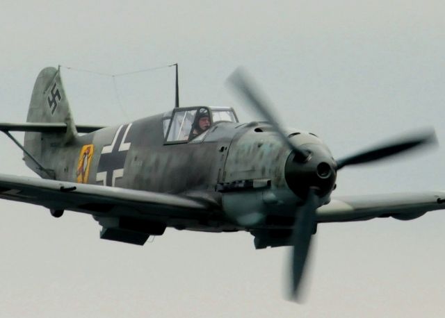 ME109E — - Uploaded by user MoonM    Messerschmitt Bf 109E-3 Emil